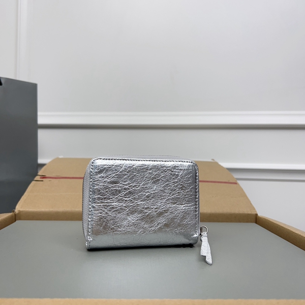 超激安ブランド財布偽物背面デザイン